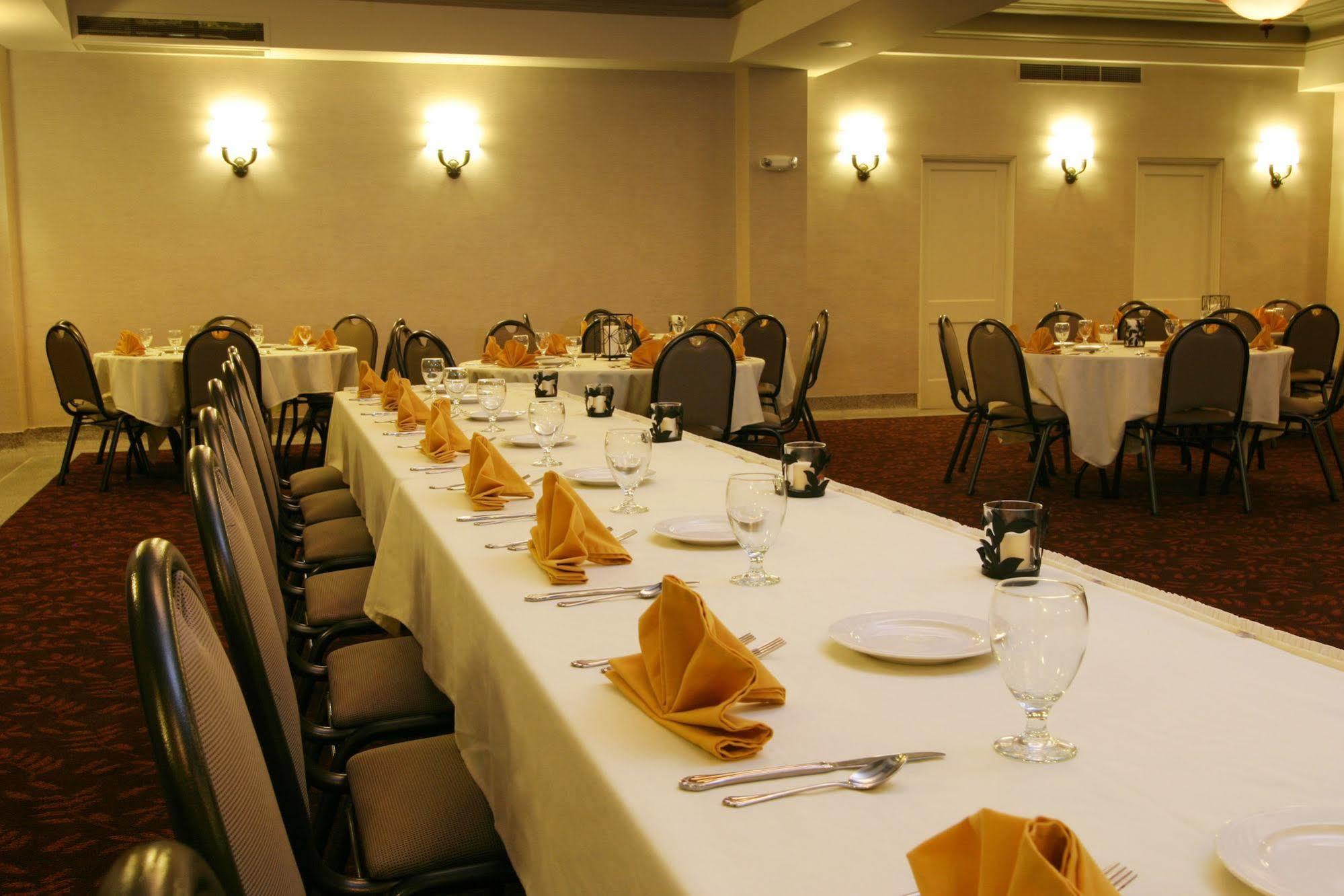 Charley Creek Inn Wabash Ngoại thất bức ảnh